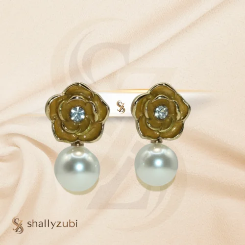 Earing stud Yellow flower with dangling white pearl