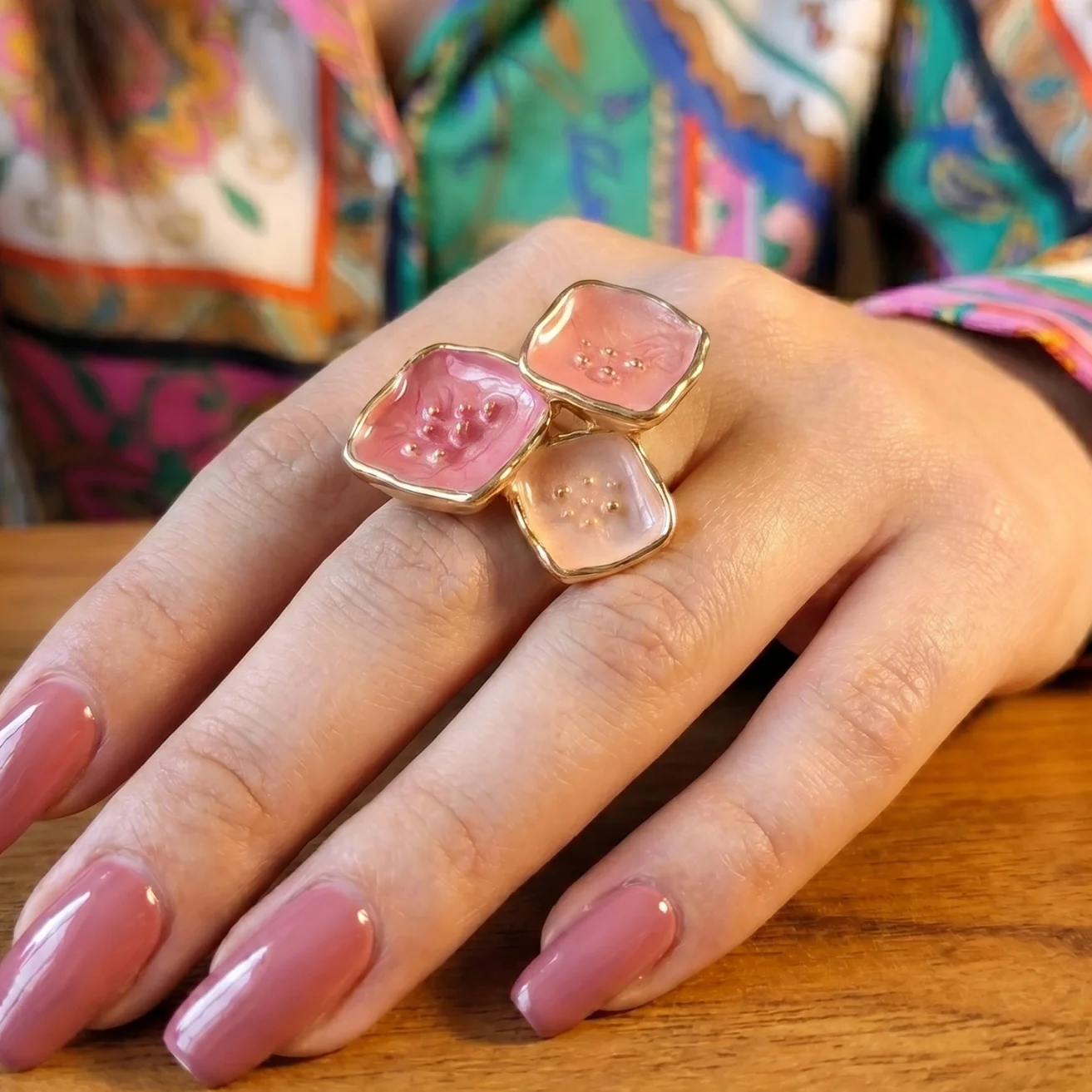 Geomagnetic square pink-peach ring