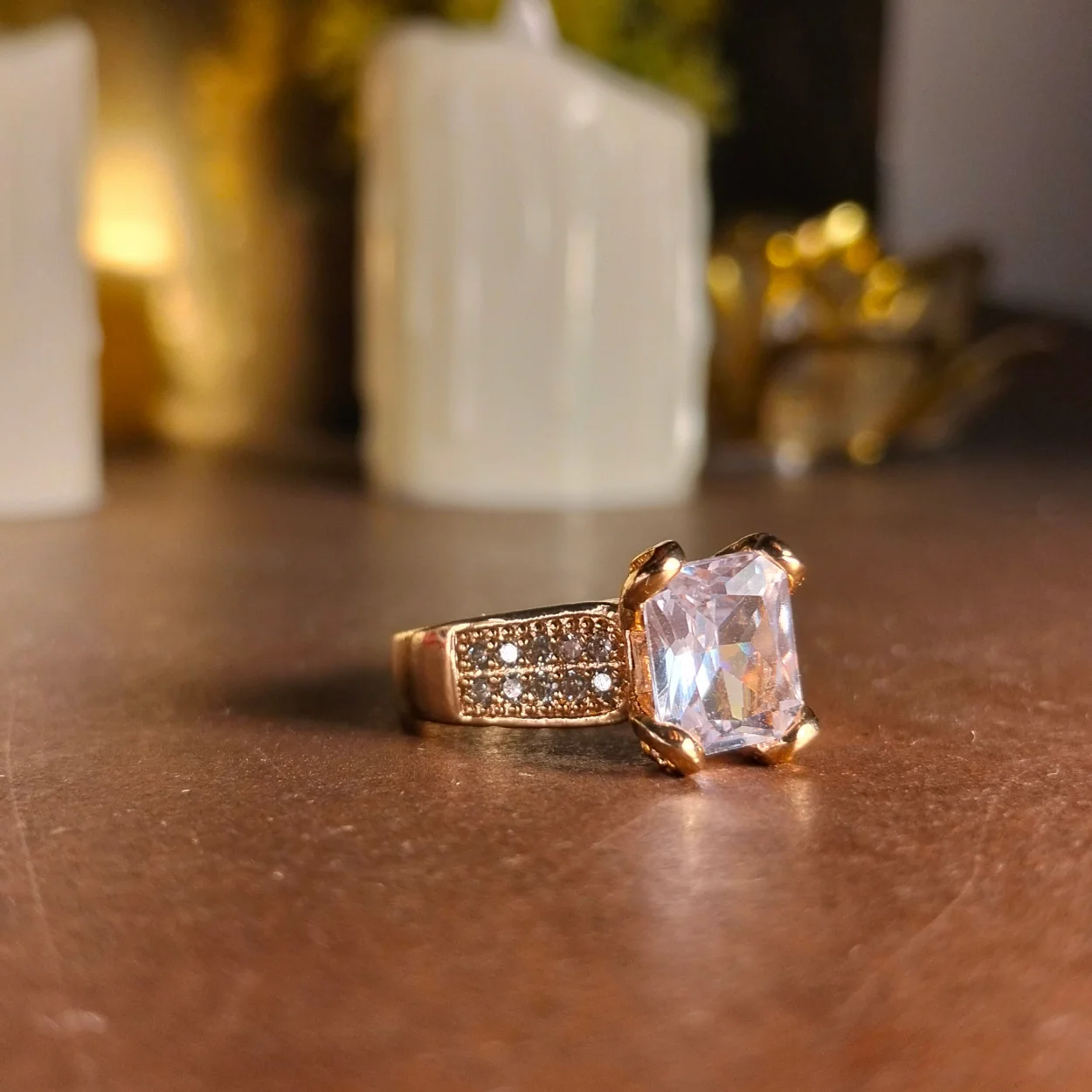 White rectangular stone golden ring - Image 2