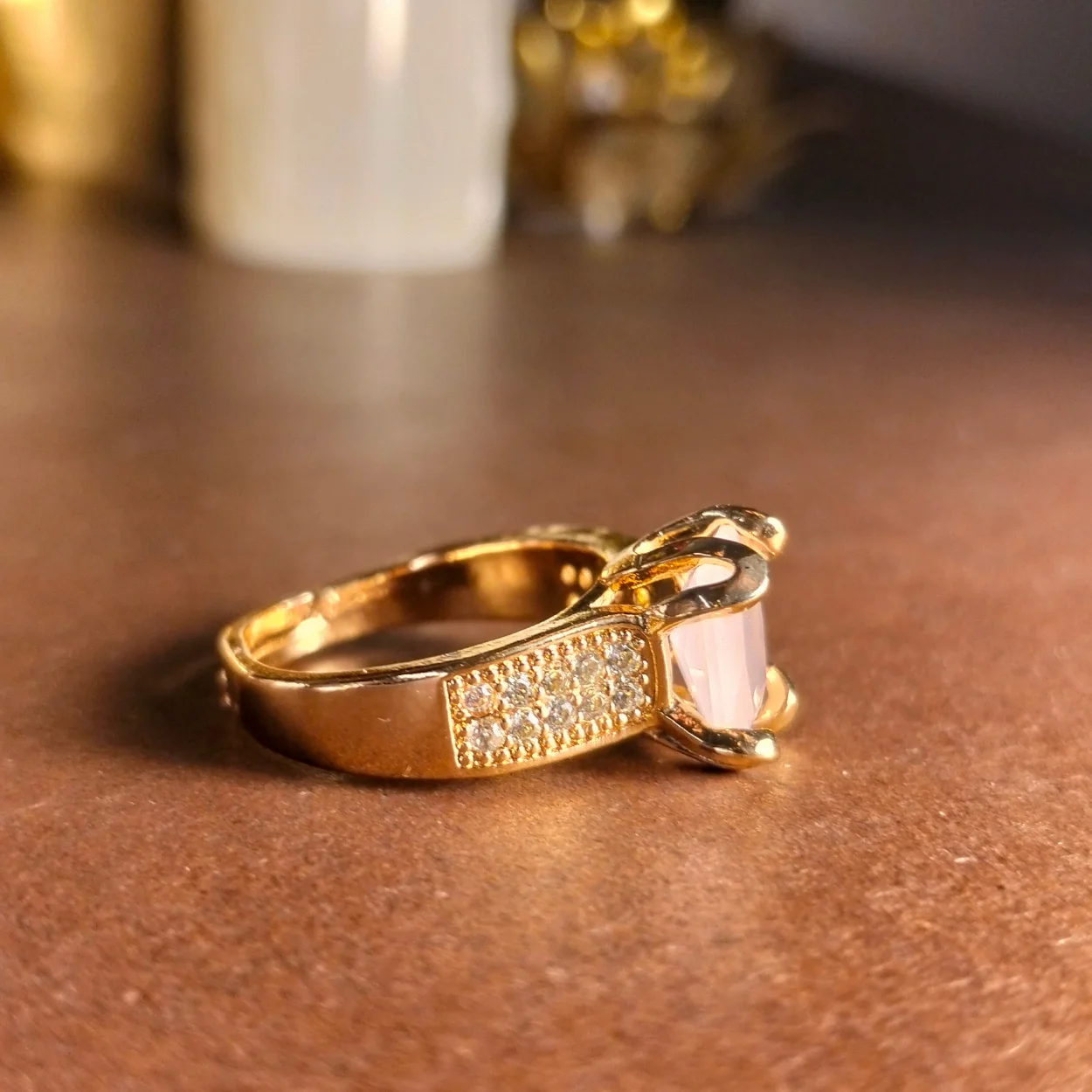 Pink rectangular stone golden ring - Image 2