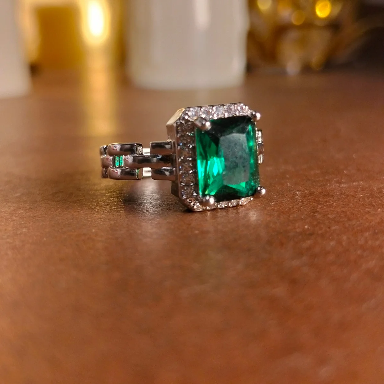 Green zircon rectangular emerald-cut gemstone Ring - Image 4