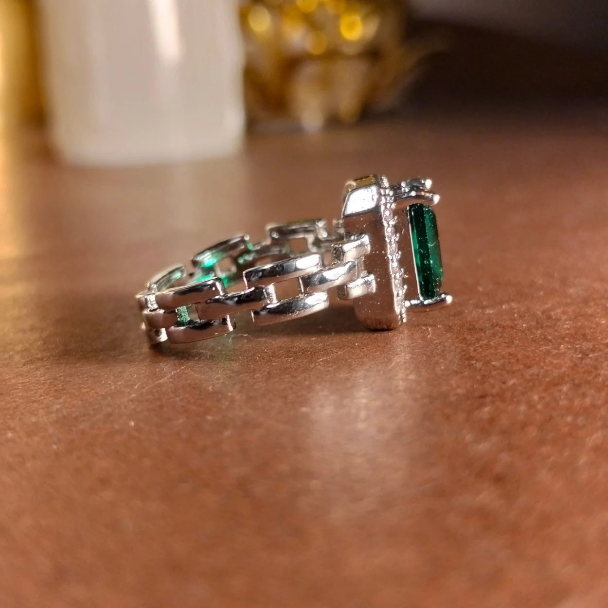 Green zircon rectangular emerald-cut gemstone Ring - Image 2