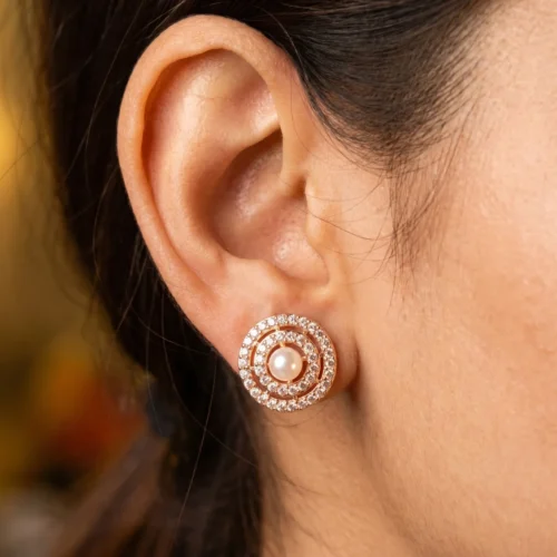 white golden pandents circular stud earrings