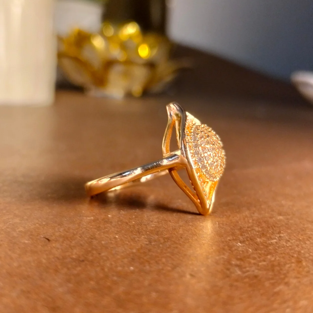 Sculptural wave with a Black center stone ring - Image 2